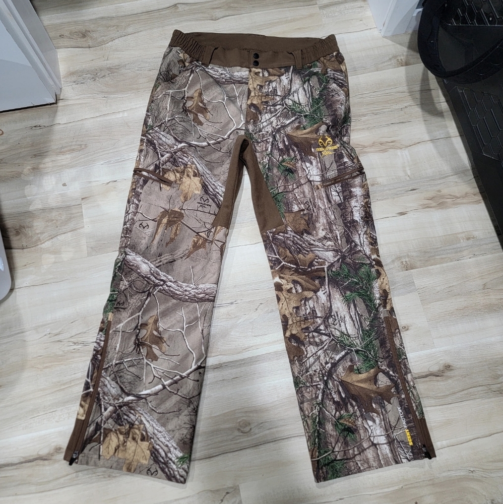 Realtree Camouflage Pants - Green and Brown. - Picture 3 of 3